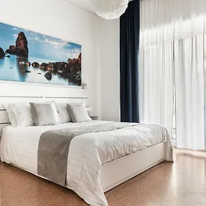 https://aulino-house.catania-hotels.net