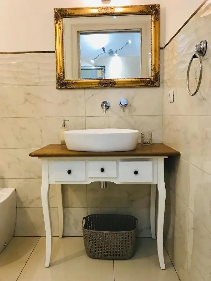 Affittacamere Camera privata “un nido a castello” Cagliari Italia